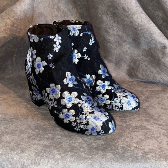 Authentic American Heritage Shoes - Authentic American Heritage Floral Boots